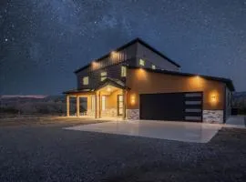 The Grove-River Cabin -Hot Tub- Family Home Near Bryce & Zion