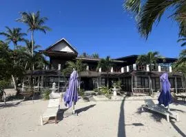 Puerto Paraiso Hostel