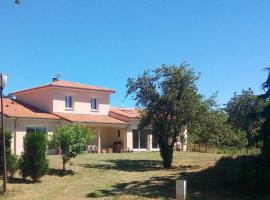 Le pin parasol, hotel v destinaci Arnac-la-Poste