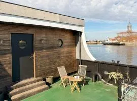 Converted Island Ferry With Sea Access In Stege