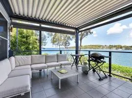 Lakehouse on Alexander