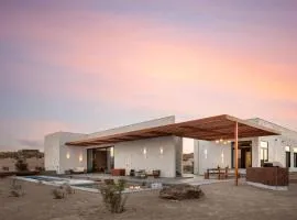 Casa Azzurra by Fieldtrip Architectural Retreat w Pool Spa Pickleball