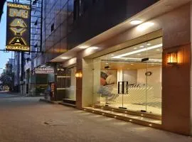 Hotel Maya Cottage' Newly Rebuilt 2026' Near New Delhi Railway Station & Connaught place