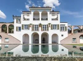 Le Selve Lake View Villas