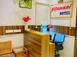 Gitamani Hotel, хотел в Карнал