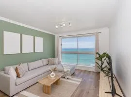 Private oasis in Bloubergstrand