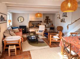 Charmant cottage en pierre cosy et authentique, hotell i Laz