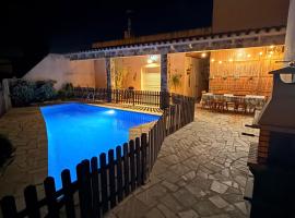 Can Pantoni piscina privada, khách sạn ở Deltebre