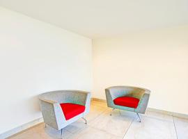 Super Townhouse Oak Electronic City Formerly Hotel Trubell、バンガロールのホテル