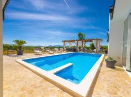 Villa Unika heated 39m2 Pool, Jacuzzi, Sauna