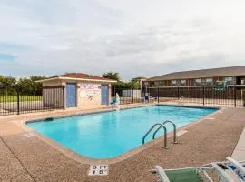 Motel 6-San Antonio, TX - South WW White Rd