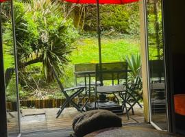 Appartement avec jardin pivatif, Hotel in Langoiran