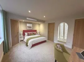 1 Bed Flat - Sleeps 2 - Parking - Wifi