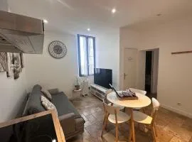 Sea View 2 Bedrooms Historic Center & Perfume Shops