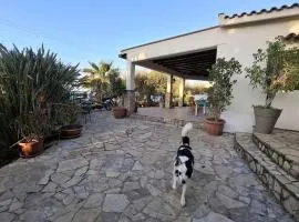 Villino Eurako, villa in riserva naturale in montagna, a 5 Min dal mare