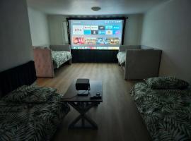 Stay Work Relax Ideal for Crews and Long Stays, Hotel in Windsor