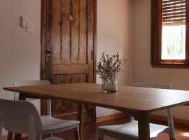 Casa Morotï - Casa de dos habitaciones en la Costanera de Corrientes, מלון בקוריינטס