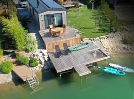 Kolokemp pri súkromnom jazere Boldog