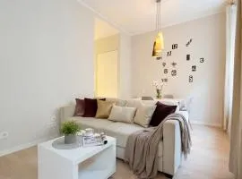 Next to Freedom Monument - 1 Bedroom 4 Guests - Central Location