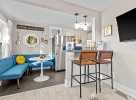 Charming Charlotte Retreat - Close to the Plaza!