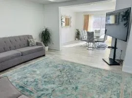 Cozy Modern 3BR With Free Parking Fast WiFi