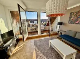 Großzügige, sonnige Dachgeschosswohnung mit Balkon