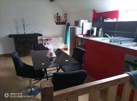 Le Clos Saint-Martin, Hotel in Monthault