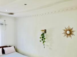 Le charme de Bernard, Hotel in Pointe-Noire