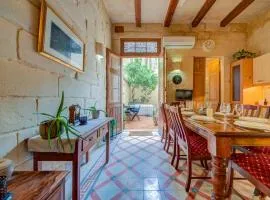 Timeless 3BR Sliema Townhouse with Hot Tub