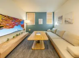 2 mins walk from JR Kameido Station, 9 mins to Akihabara, Near Skytree, Private apartment with 4 single beds for up to 4 ppl