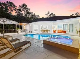 Naples FL Heated Pool Spa Pickleball Mini Golf