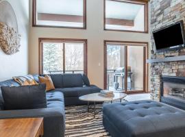 Cloud 9 by AvantStay Located at the Base of Vail Ski Resort w Community Pool Hot Tub, viešbutis mieste Veilis