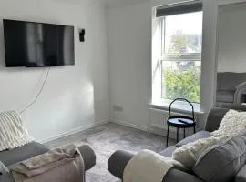 Racecourse house 5BR 3BA with parking