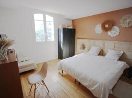 B&B sdb privées à Chatou parking gratuit près de Paris, Hotel in Chatou