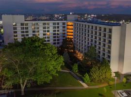 Hilton St. Louis Airport، فندق في Woodson Terrace