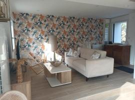 Maison en bord de Seine, Hotel in Poses