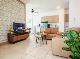 Ipoh Octagon 2BR Condo 6Pax Walk to Food Street