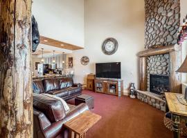 Steps to Brian Head Resort Ski Home with Games, hotel din Brian Head