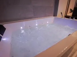 Vinatea Suites con jacuzzi privado en el centro de Morella