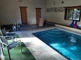 L'Ecurie Du Lesnen Petit Bois, hotel a Saint-Thual