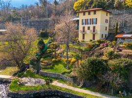 LakeSide Villa Del Pierangelo: Apartment Platanus, hotel i Cremia