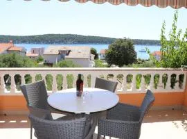 A 2 apartment with terrace garden and sea view