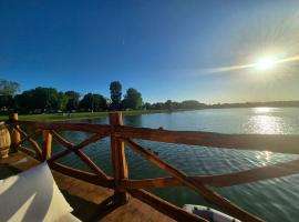 Domček na vode 5, Hotel in Senec