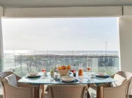 luxury Plazza Sea view