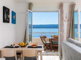 Villa Jolara With Heated Pool - Deluxe Suite 10, hotel i Mimice