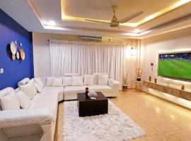 Umair's Haven Residences, Luxury Apartments in Bahria Town Lahore, hotel i Lahore