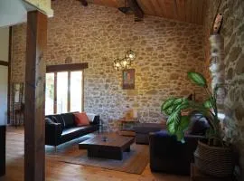 Gîte de charme au cœur de la nature avec piscine