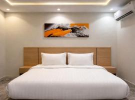 Two bedrooms and a living room, Hotel in Al ‘Awālī