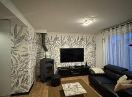 belle maison cosy avec jardin proche frontiere, hotel v destinaci Blotzheim