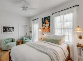 QUIET POUR @ Speakeasy Inn Key West!